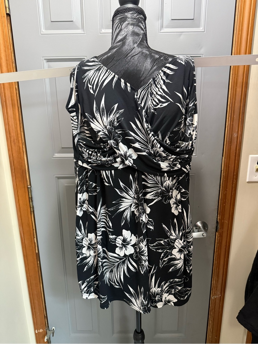 Catalina Black and White Floral One-Piece Swim Dress (2xl plus)